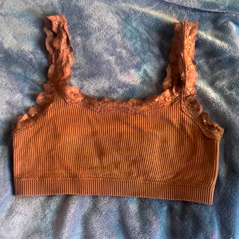 tank top that I have worn once it’s doesn’t fit me it’s a size small